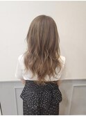 カーキベージュロングヘア☆