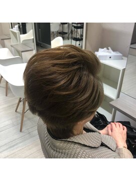 キッススワン(KISS SWAN) アイドルが奏でるお上品ショートスタイル