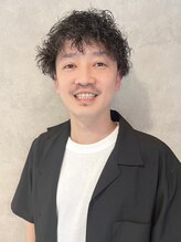 エグゼクティブディレクター〈藤原慎司〉縮毛矯正、髪質改善のスペシャリスト　美髪ソムリエ　【髪質改善】