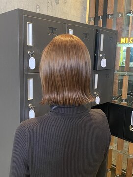 ロロネー 池田(Lolonois) 大人可愛い外ハネボブ×グロスベージュ