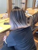 ラグーン(LAGOON)&nbsp;バレイヤージュグレージュハイライトダブルカラーケアブリーチ