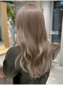ロング レイヤーカット ブリーチ ミルクティーベージュ 透明感