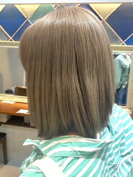 ロア 福岡天神本店(LORE) ダブルカラーミルクティーベージュカラーケアブリーチ韓国ボブ