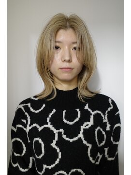 フィル(fil) レイヤーボブ／ホワイトベージュ