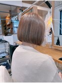 白髪を隠さず自然に馴染む大人カラー