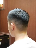 ブロートーキョーバーバーショップ 神田2nd(Bro Tokyo BARBERSHOP)&nbsp;ミドルナチュラルフェードカット73サイドパートスタイル