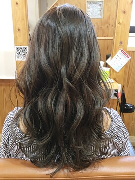 ララテラス(LaLa Terrace) ～LaLa Terrace流～ブルーグレージュ×外国人風ラフウェーブ