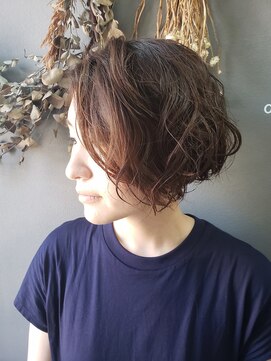 ペネロープ(Penelope) くせ毛を生かしたパーマ風前下がりショート！