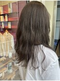 オリーブベージュ