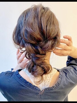 コレットヘア(Colette hair) ゆるふわシニヨンアレンジ