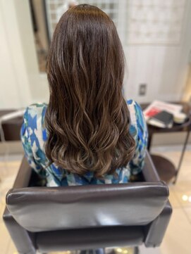 スティラ スムース 高田馬場(Stilla smooth) 明るめの白髪染めを育てる