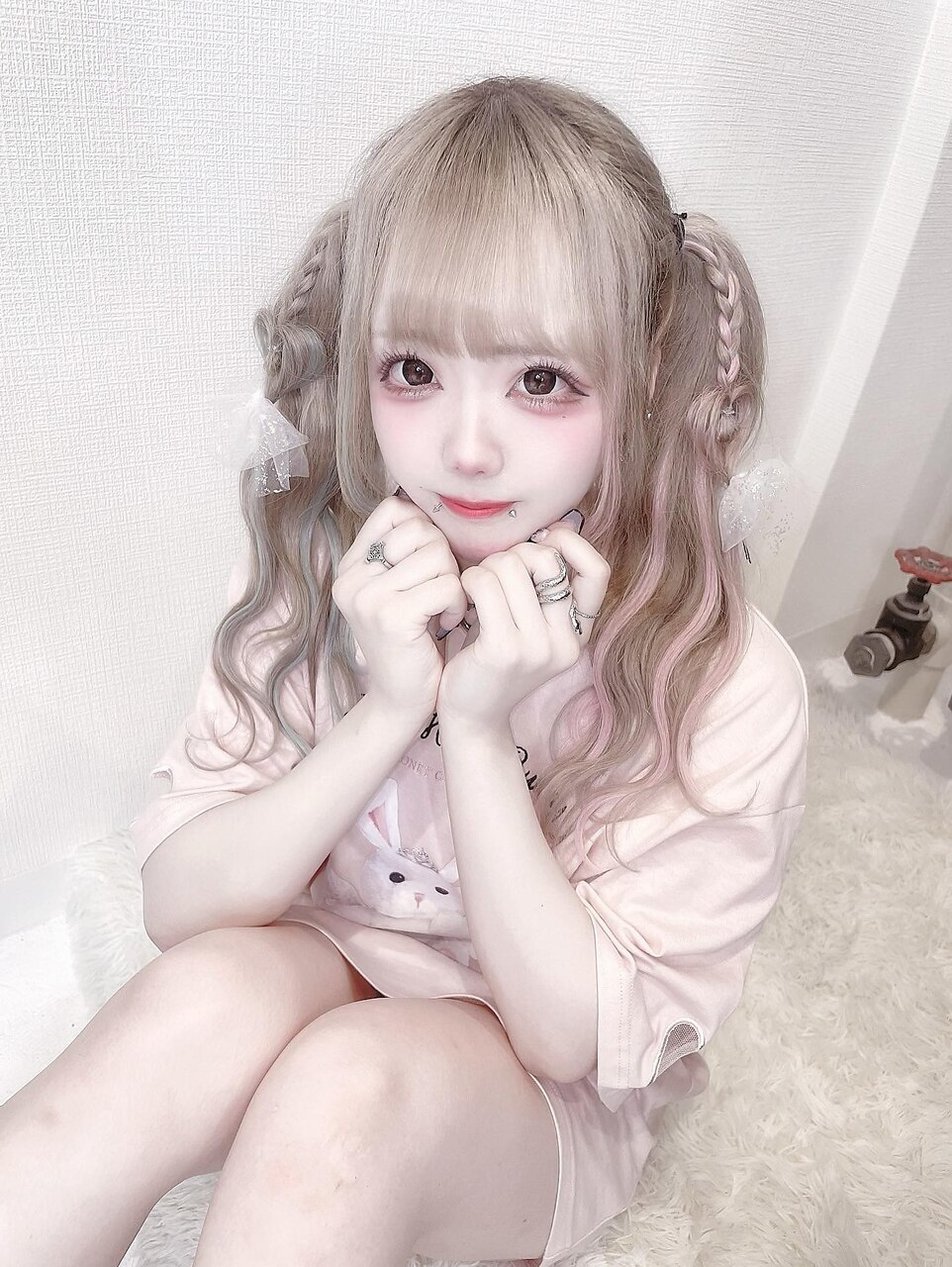 ホワイトミルクティー＃エクステ＃インナー#ピンク＃水色