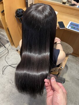 アンフィ 東京(Amphi) ツヤとと透明感抜群！プルプルグレージュ♪