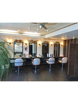 《ヘアスタイルの若見えで大人女性から高い支持》大人女性の為のクラシックな雰囲気×隠れ家サロン◇