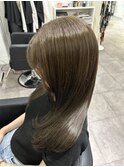 オリーブグレージュ
