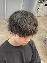 ノイセル 西本町(Noisyle) ブルーブラックフェザーパーマ刈り上げセンターパートy
