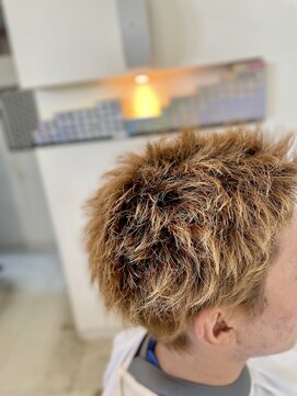 アンダーカバー UNDERCOVER ２０代_メンズ_ブリーチ_抜きっぱなし_スパイキーショート