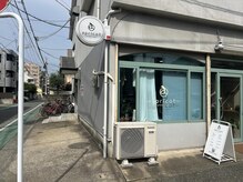 アプリコット(apricot)の雰囲気（店横に1台駐車場有。空きのない時は近くのコインPをご利用下さい）