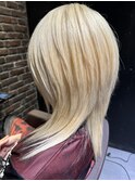下界の瘴気で黒くなった天使の髪の毛を浄化して回復呪文をかけた