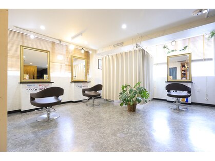 リリーヘアーリベート 浅草橋東口店(LiLiy hair LIBERT'E)の写真