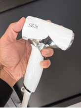 リファなど最旬のヘアケア機器類でツヤ髪に！