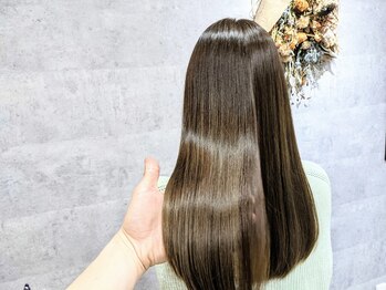ナチュラル 泉中央店(Natural)の写真/《泉中央》魔法の縮毛矯正『ケアルーガ』が人気!髪質改善に特化したサロンで大人女性のお悩み解決◎
