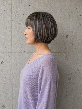 ラムデリカ(LUMDERICA) 50代、60代白髪ぼかしベージュハイライト×丸みボブ
