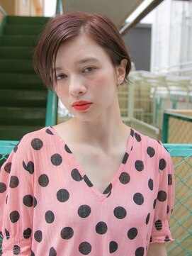 ルティア(Lutia) 夏ショート ピンクブラウン かきあげバング