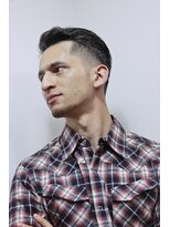 フランクスバーバー アンド ビアークラブ(FRANK'S BARBER and BEER CLUB)&nbsp;ソフトツーブロックかき上げフェードカットワイルドアップバング