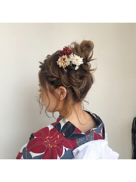 ビューティーサロン スター(Beauty salon STAR) キュートお団子ヘア