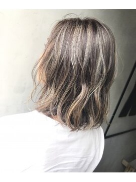 ジーナ(XENA) コントラストハイライト