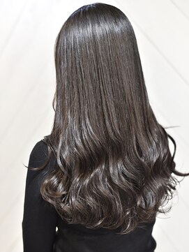 イリーブ(elieve) 流行りのダークトーンで艶髪へ