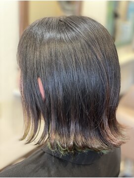 ミュウ(Private hair salon Miu) インナーカラー × 外ハネ