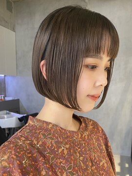 エリマ 調布(elima) 大人ミニボブ カーキグレージュ 簡単スタイリング 前髪あり