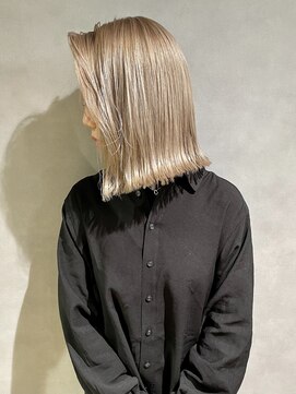 ジルバイジアン(JILL by GIEN) ブロンド ベージュ きりっぱなしボブ @sarina