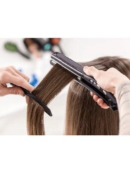 髪質改善トリートメントでダメージを補修！LA発のハリウッドトリートメントで理想の美髪を叶えます♪