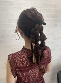 編み込みツイン×セミロングヘア