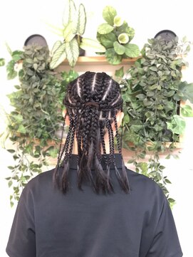 ロカット サロン(Roquat Salon) コーンロウ