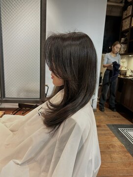 リバレッジ 広尾(Leverage) 大人外国人風セミロングレイヤー：Kazuma  Osumi