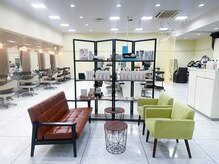 プールドゥマン 屯田(POUR DEMAIN)の雰囲気（広々とした店内で貴方をお待ちしてます。気軽にお越しください☆）