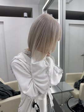 テイス 新宿(TACE) ホワイトカラー [美髪/ホワイトブロンド/イメチェン/新宿]