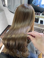 ロックス ヘアー ギャラリー(Rocks hair gallery)&nbsp;ミルクティーベージュで叶える、大人の美髪スタイル