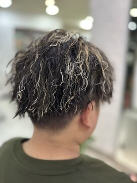 ヂルチヘアー(zilch hair) ホワイトメッシュスパイラル