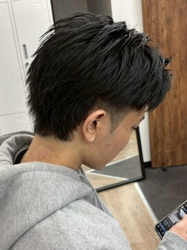 ウェイビーエフティフィフス 横浜西口(WAVEY ft.fifth) 横浜シャドウパーマ緩めスパイラルパーマッシュ強め緩めウルフ