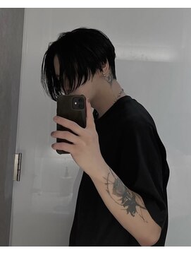 ケイ(K) 前下りセンターパート