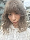 スケルトングレージュ