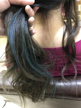 ファシオ ヘア デザイン(faccio hair design) 青と緑のインナーカラー
