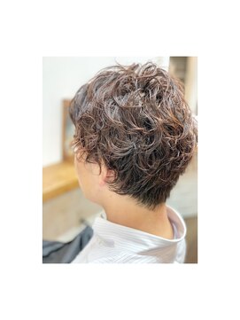 ルーム(Luum) メンズパーマ x サイドツーブロック