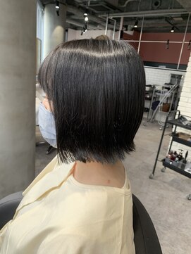 リーオオサカ(Lee Osaka) 切りっぱなしボブ