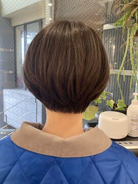 アールヘア ナチュラルアンドオーガニックサロン マッシュショート/暗髪ショート